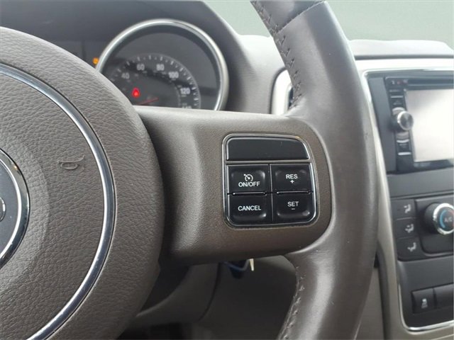 Used 2012 Jeep Grand Cherokee Laredo w/ Laredo E Group image 16