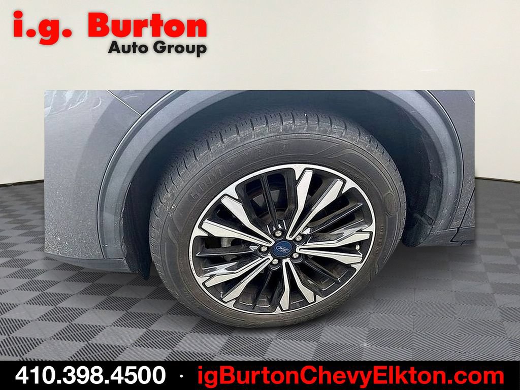 Used 2021 Ford Escape SEL w/ SEL Stealth AWD Package image 4
