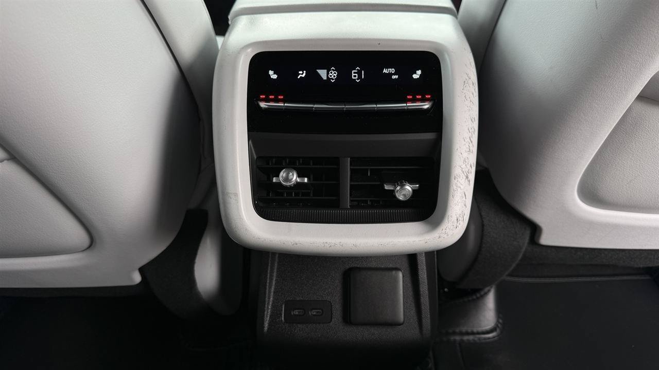 Used 2024 Cadillac Lyriq Sport RWD image 40