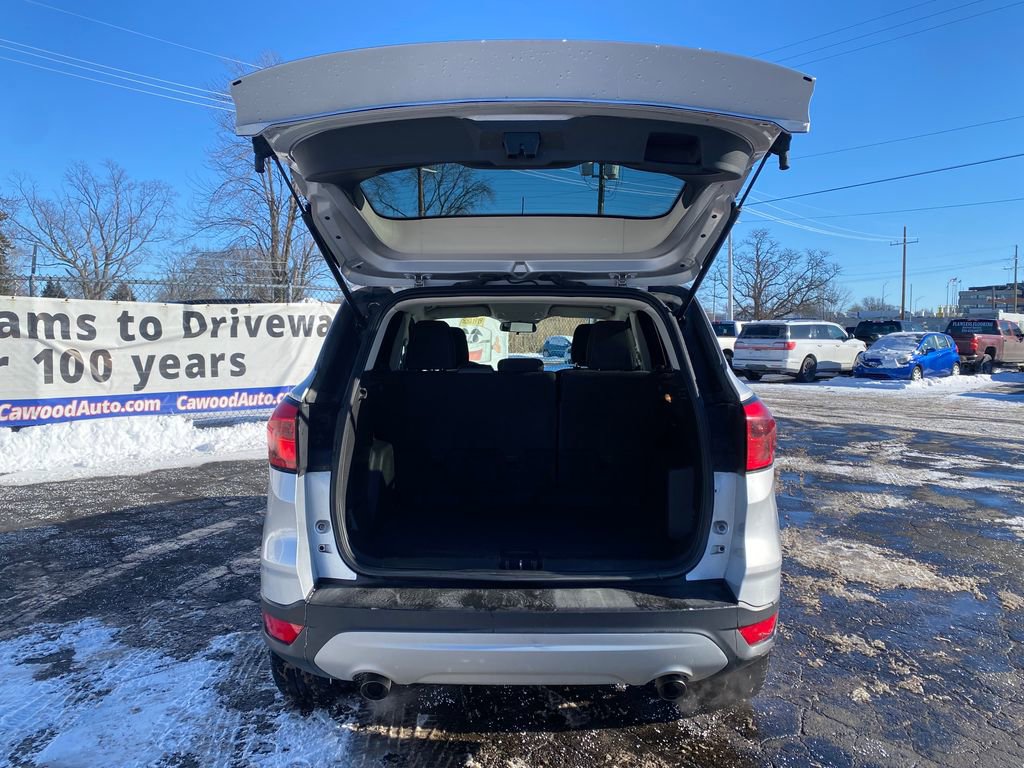 Used 2019 Ford Escape SE image 4