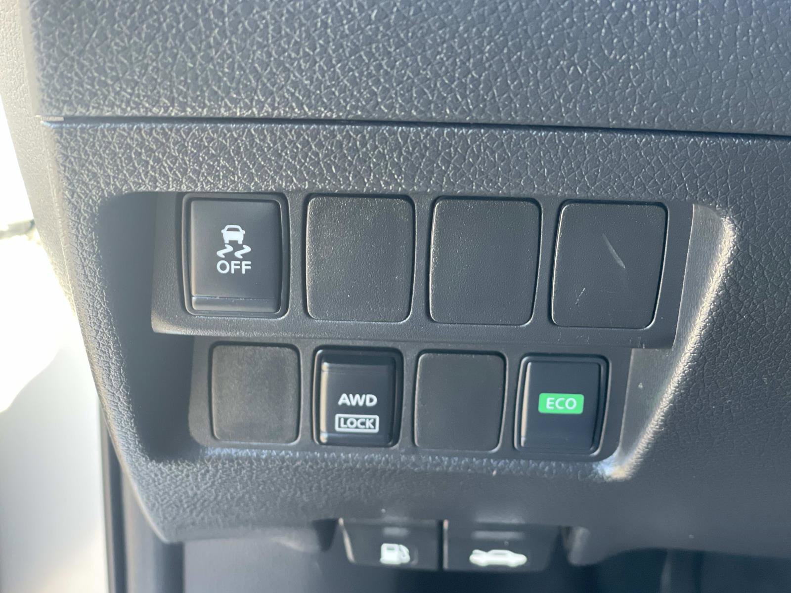 Used 2018 Nissan Rogue Sport S image 14