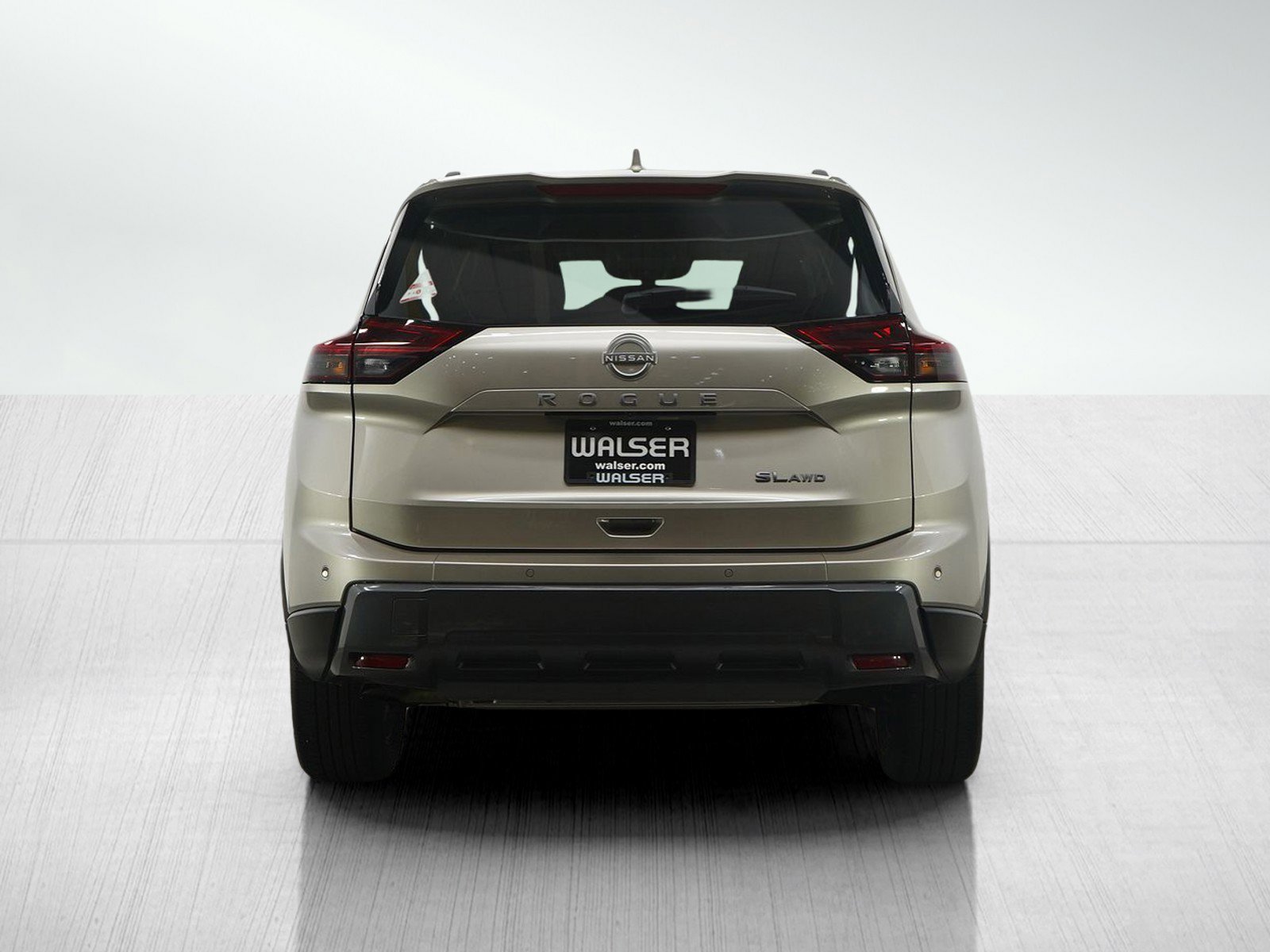 Used 2025 Nissan Rogue SL AWD/4WD image 5