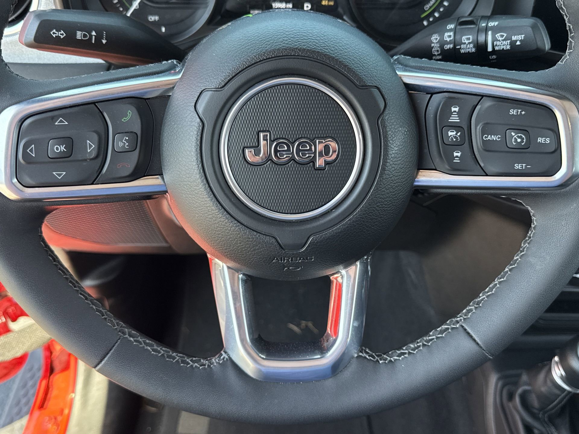 Used 2025 Jeep Wrangler Unlimited Sahara AWD/4WD image 9