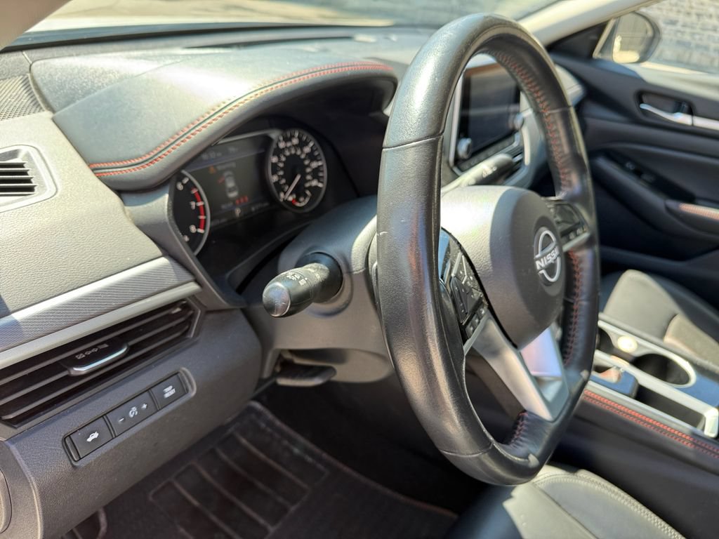 Used 2024 Nissan Altima 2.5 SR FWD image 28