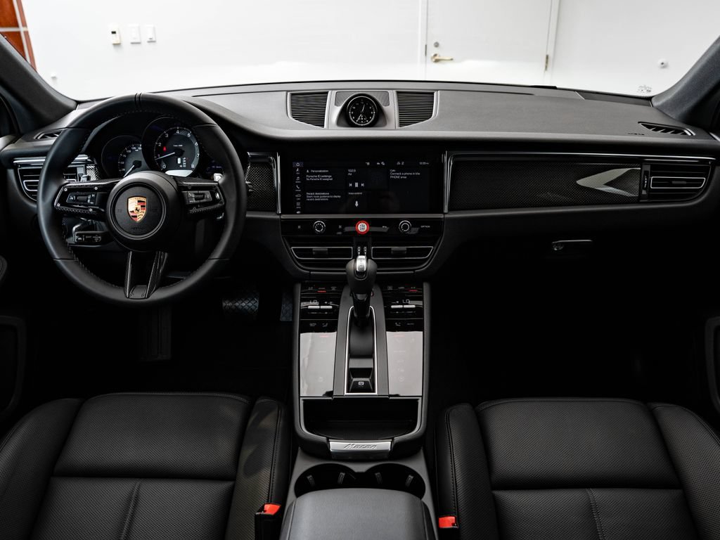 New 2026 Porsche Macan AWD/4WD image 6