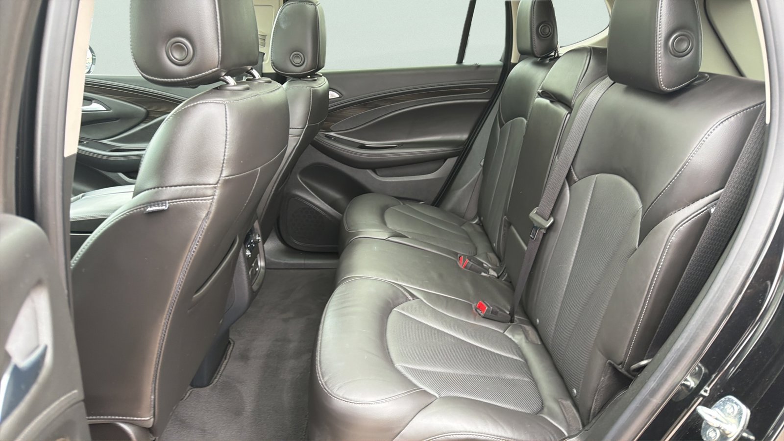 Used 2019 Buick Envision Essence FWD image 24