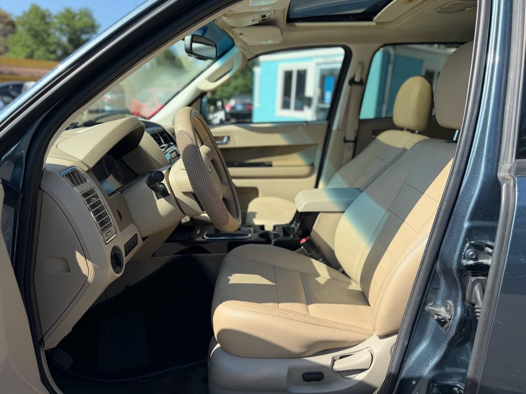 Used 2011 Ford Escape Limited w/ 302A Rapid Spec Order Code AWD/4WD image 13
