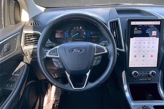 Used 2024 Ford Edge Titanium image 5