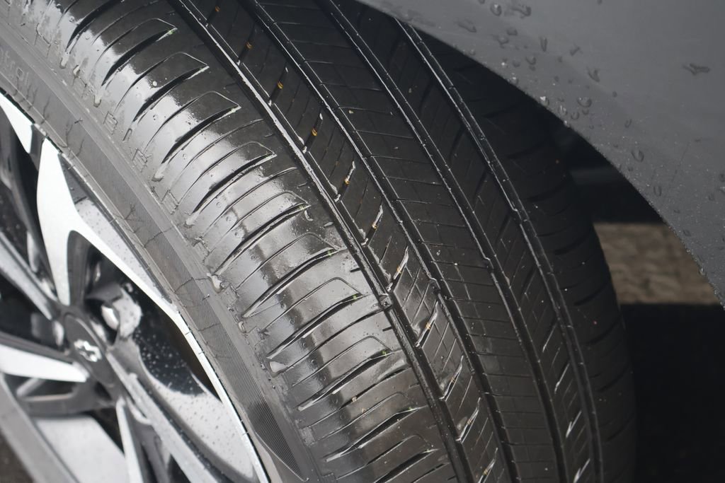 Certified 2023 Chevrolet TrailBlazer RS w/ Sun and Liftgate Package image 13