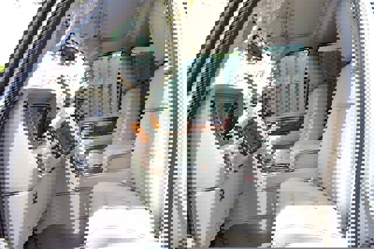 Used 2014 Lincoln Navigator Base 4x2 4dr SUV image 21