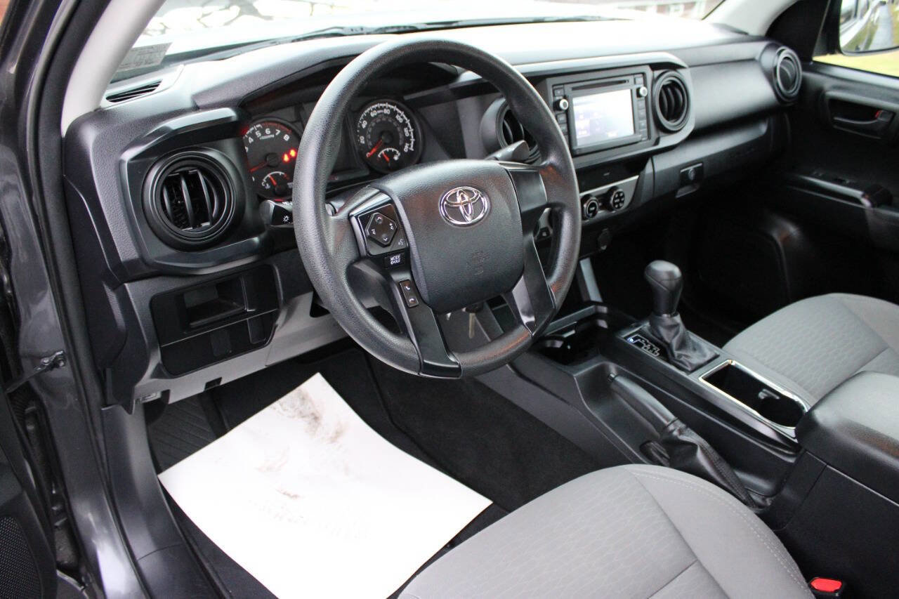 Used 2017 Toyota Tacoma 4x4 Access Cab image 11