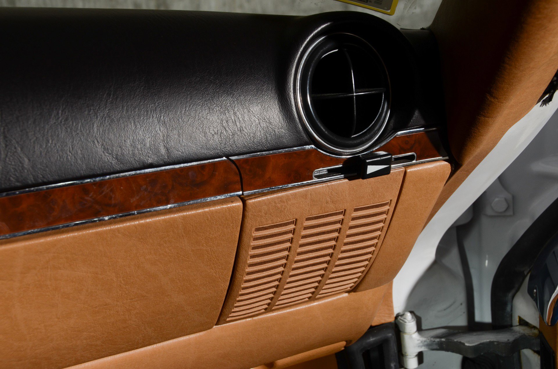 Used 1987 Mercedes-Benz 560 SL image 18