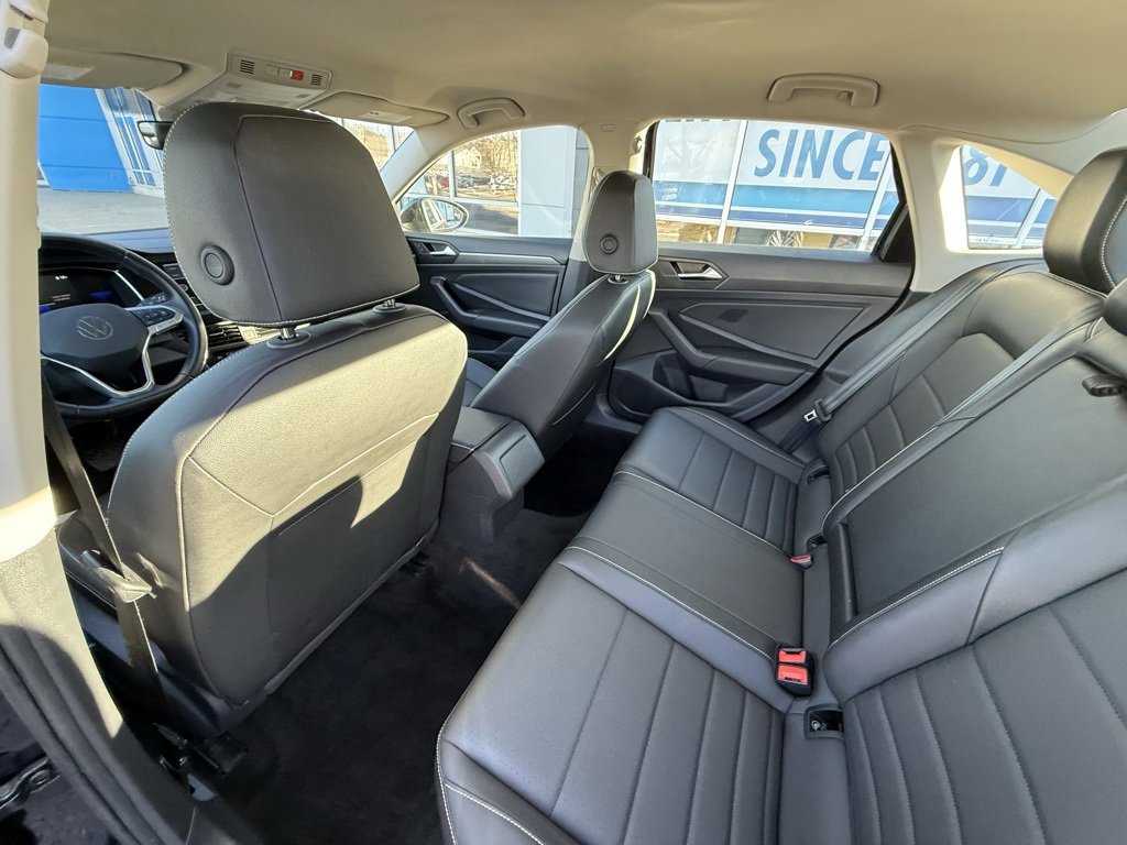 Used 2024 Volkswagen Jetta SE image 23