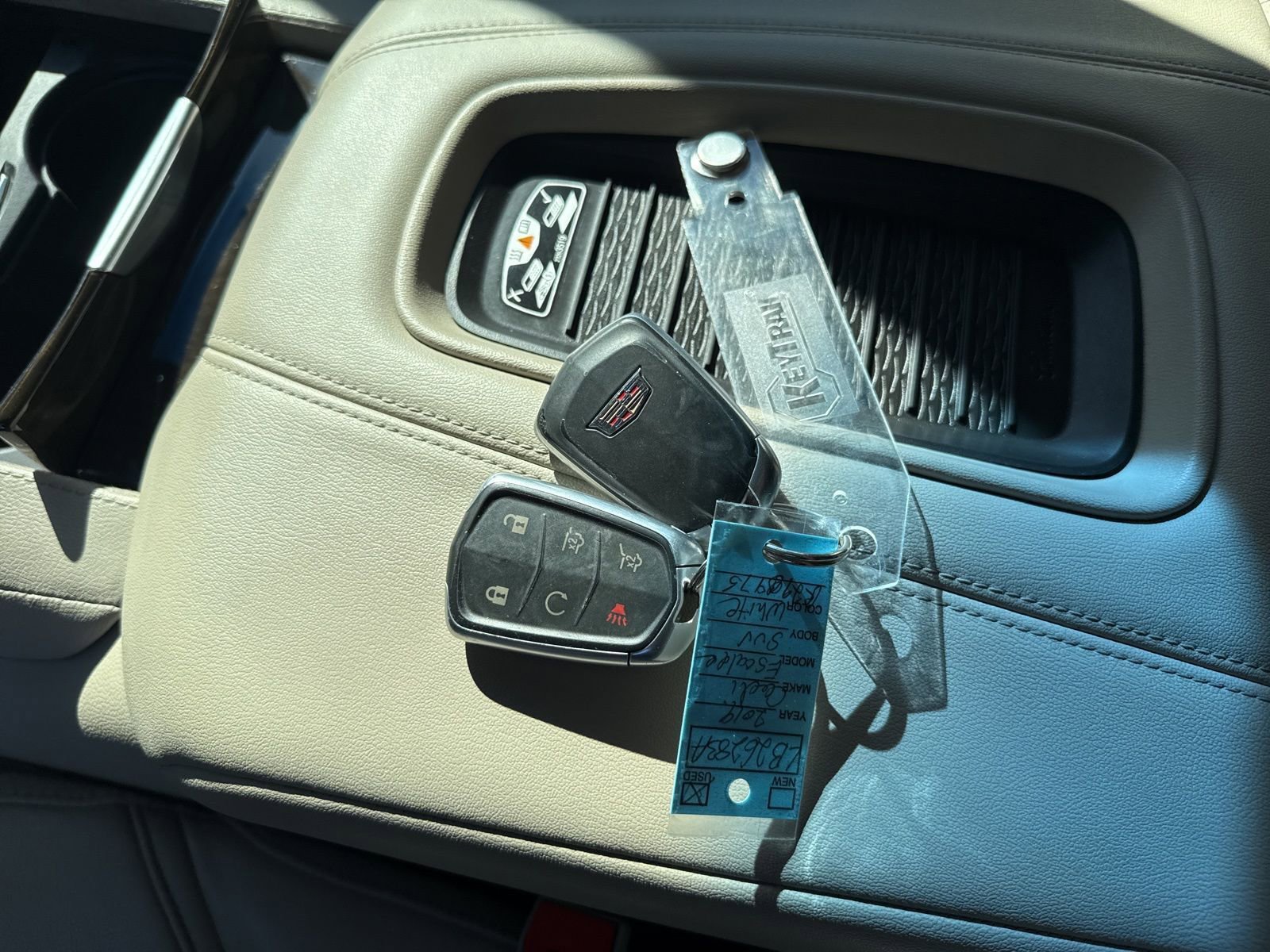 Used 2019 Cadillac Escalade Luxury w/ LPO, Radiant Package image 28