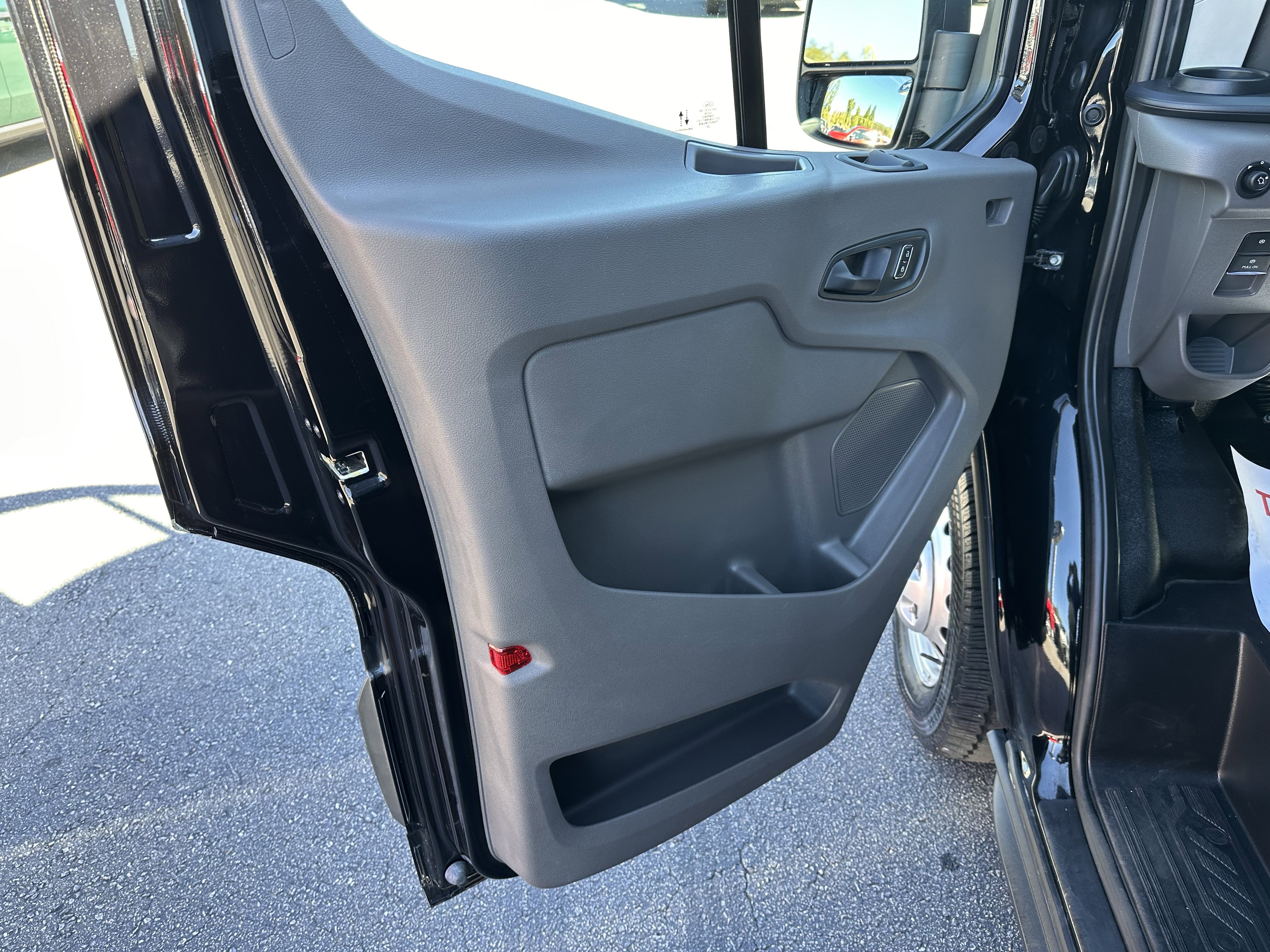 Used 2023 Ford Transit 250 XL AWD/4WD image 9