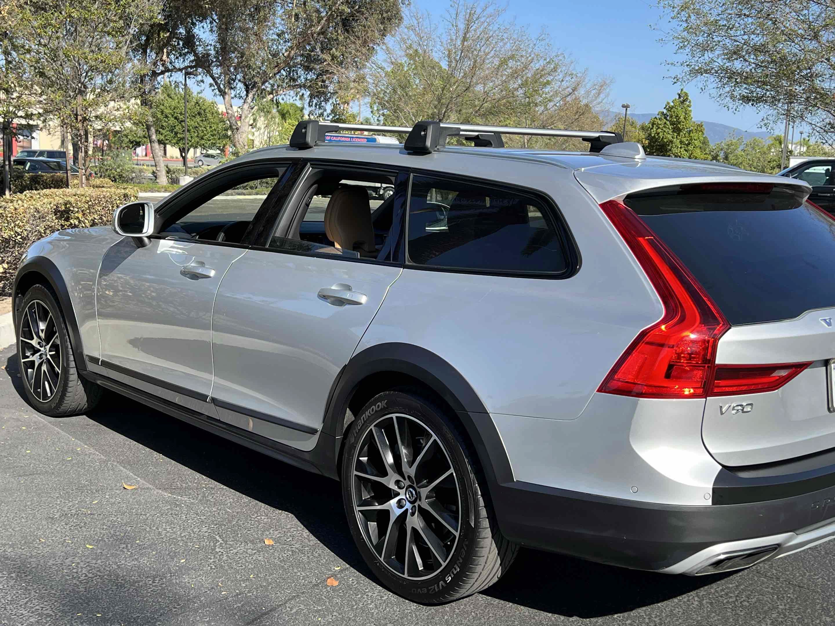 Used 2020 Volvo V90 T6 Cross Country AWD/4WD image 42