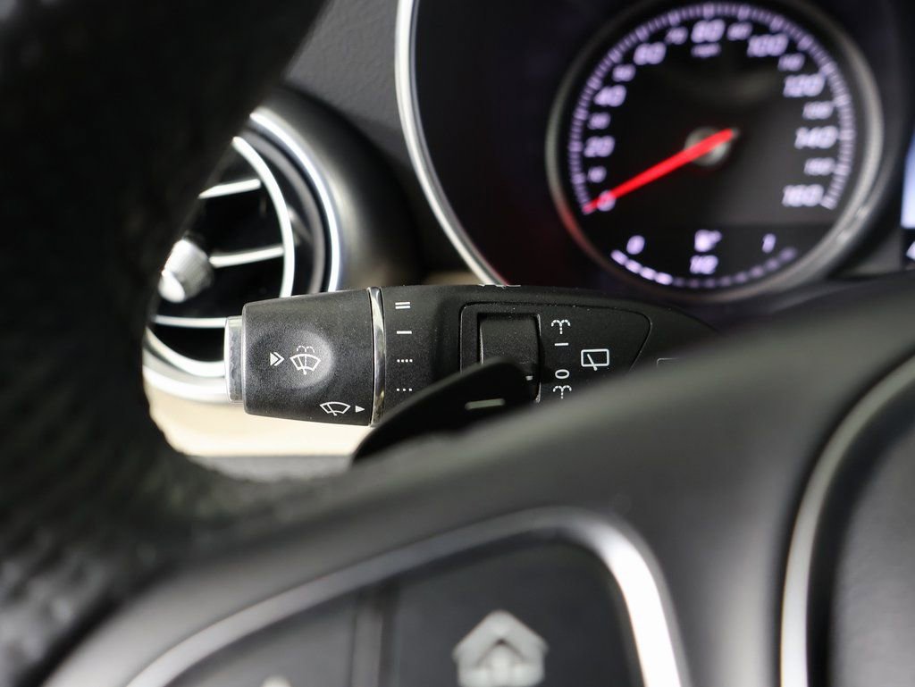 Used 2017 Mercedes-Benz GLC 300 4MATIC image 27