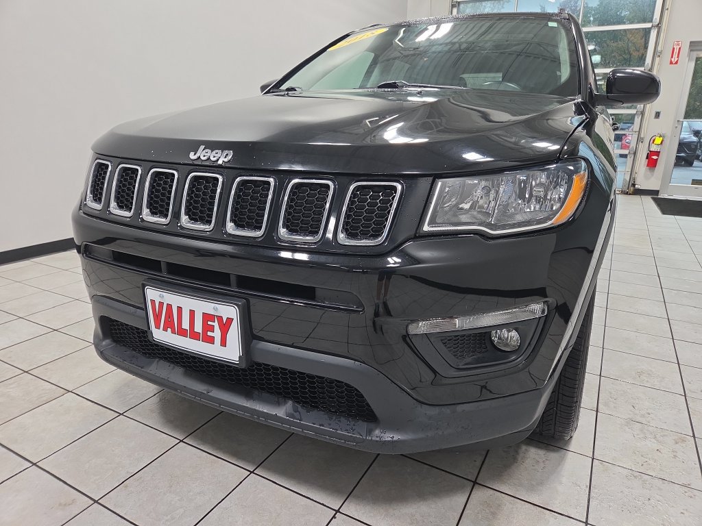 Used 2018 Jeep Compass Latitude AWD/4WD image 25