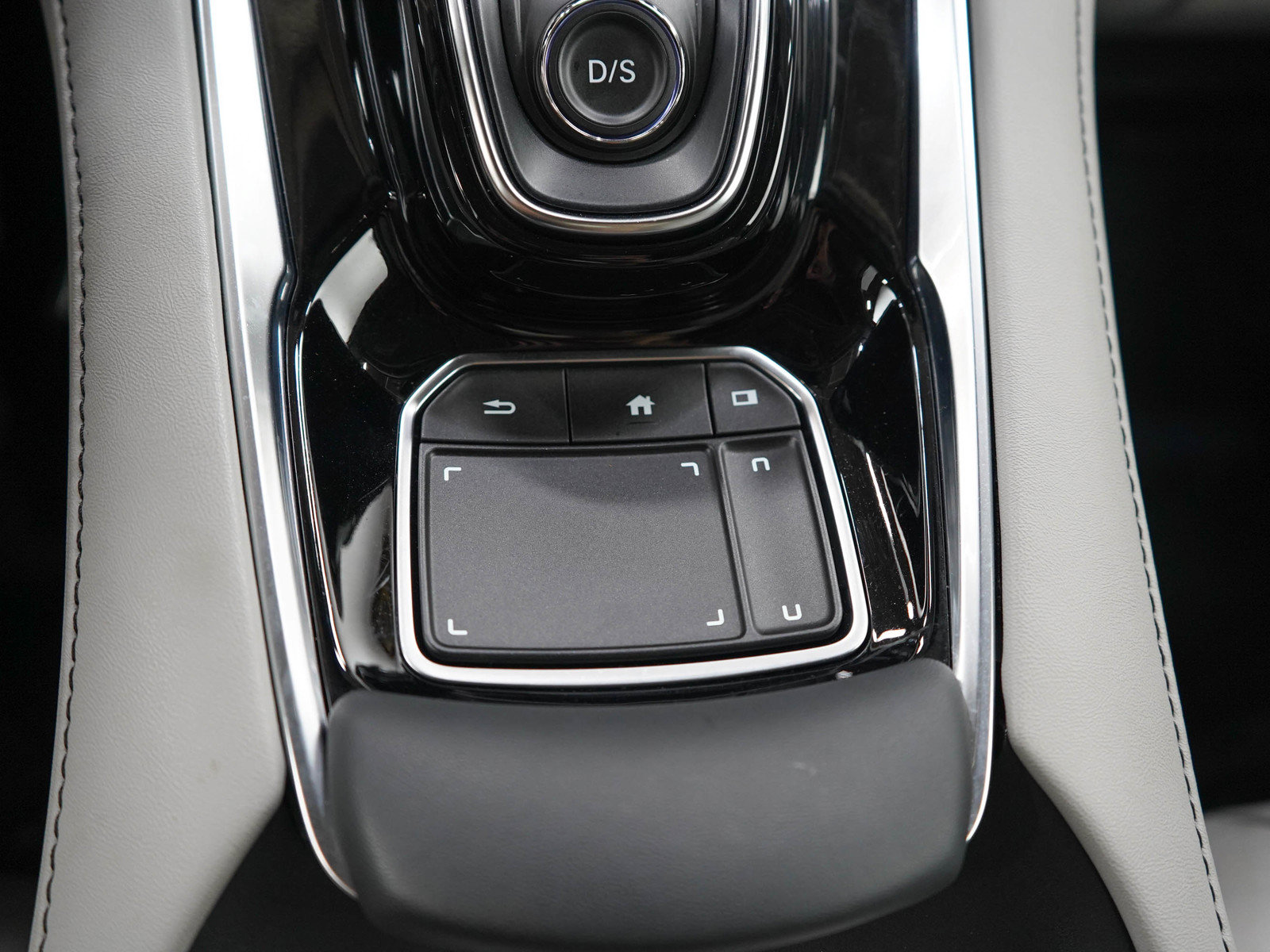 Used 2020 Acura RDX w/ Technology Package AWD/4WD image 24