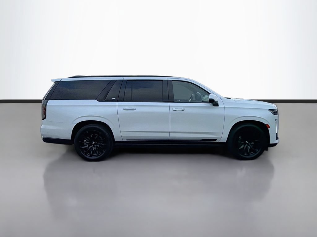 Used 2023 Cadillac Escalade ESV Sport Platinum w/ LPO, ONYX Package AWD/4WD image 4