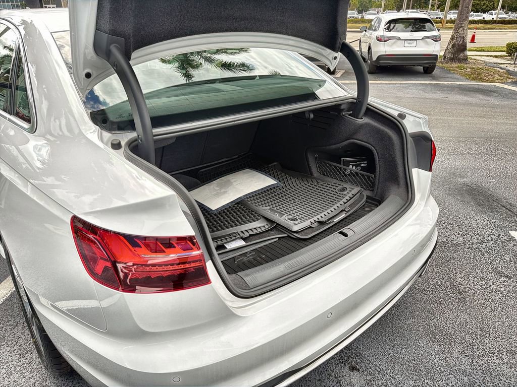 Used 2024 Audi A4 2.0T Premium image 29