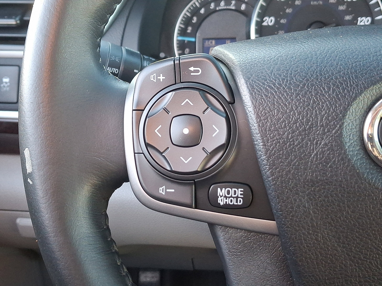 Used 2014 Toyota Camry XLE image 21