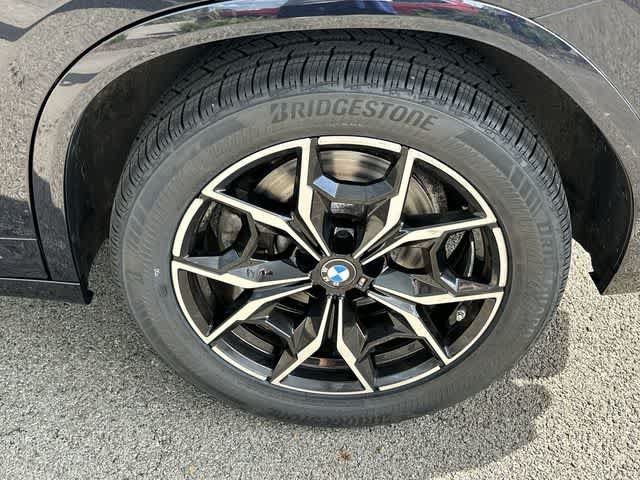 Used 2023 BMW X4 xDrive30i w/ M Sport Package AWD/4WD image 5