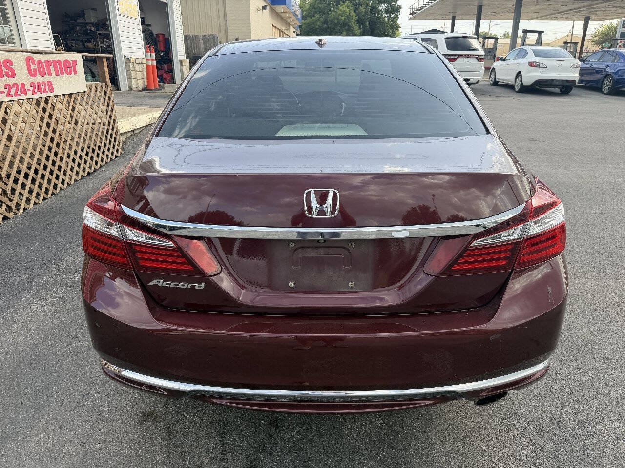 Used 2017 Honda Accord EX-L image 6