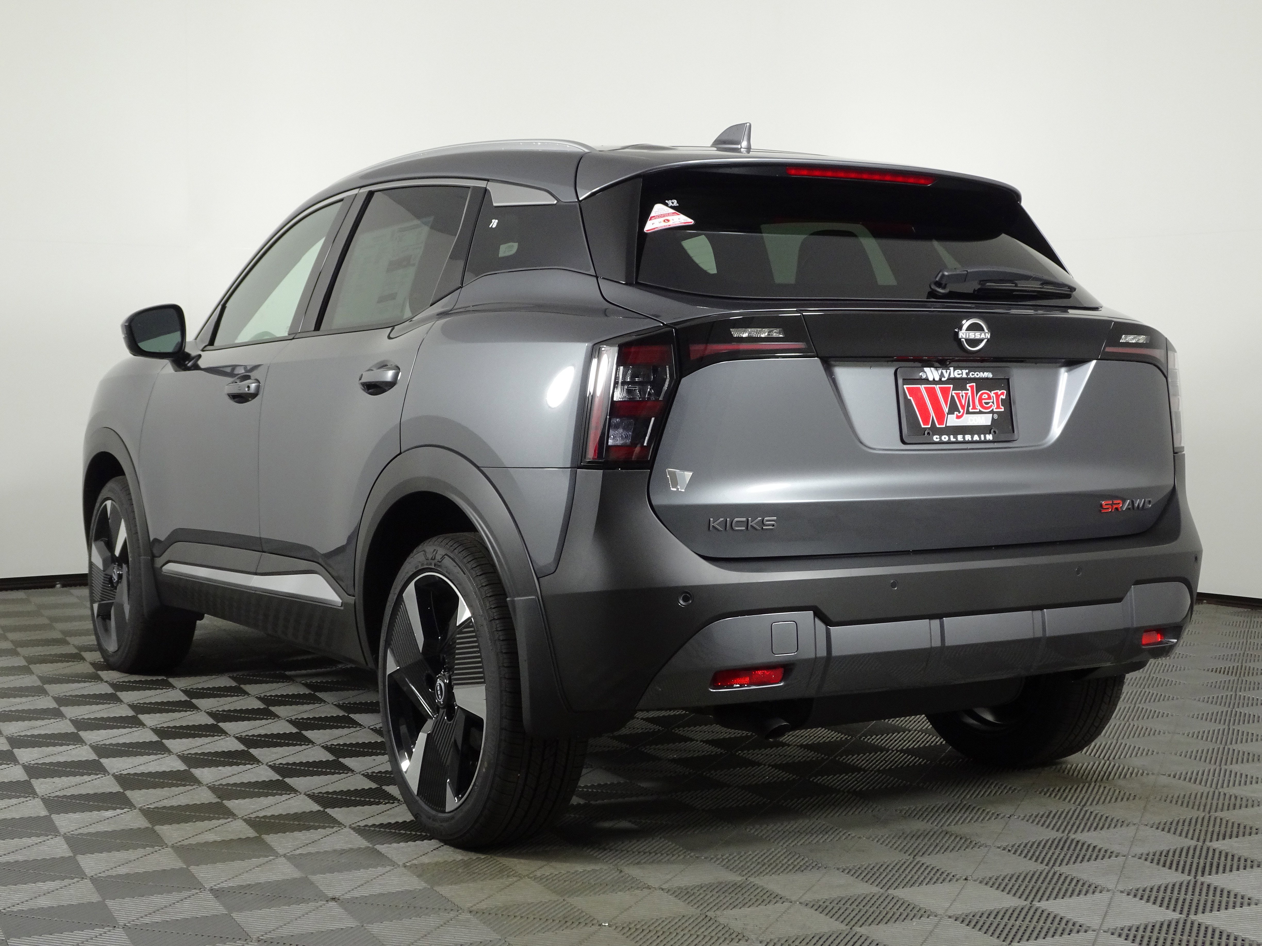 New 2025 Nissan Kicks SR w/ SR Premium Package image 16