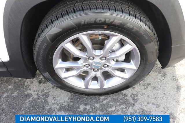 Used 2023 GMC Terrain SLT image 25