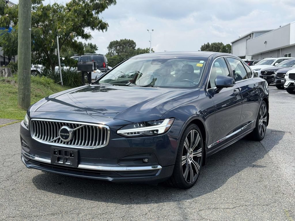 Used 2023 Volvo S90 B6 Plus AWD/4WD image 23