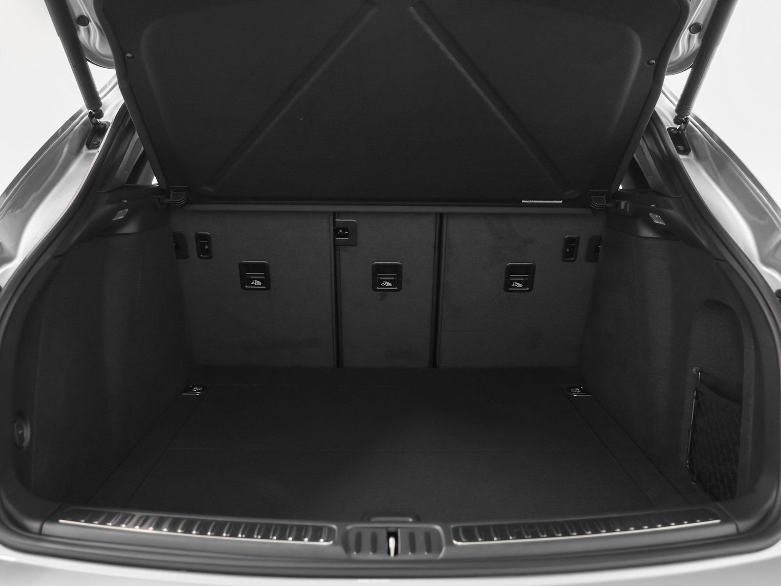 New 2026 Porsche Macan image 17