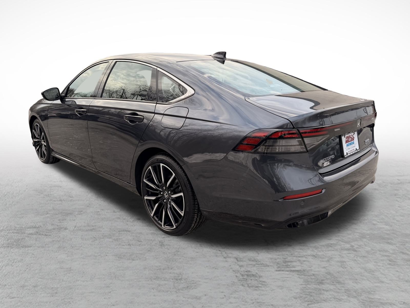 Used 2023 Honda Accord Touring image 4
