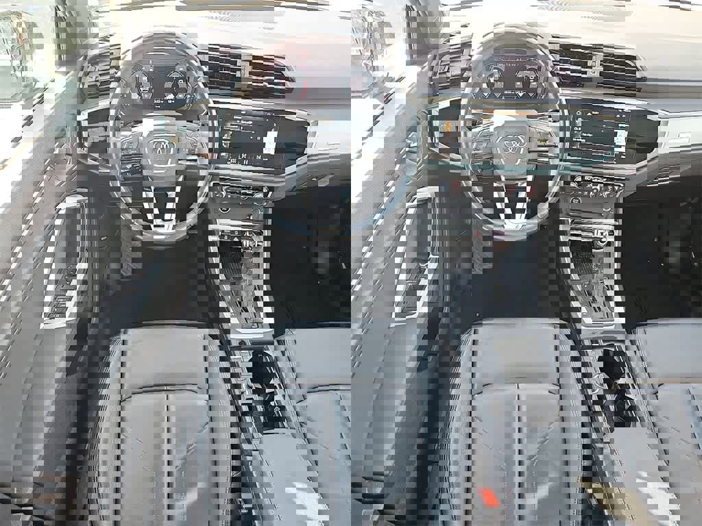 Used 2024 Audi Q3 2.0T Premium image 10