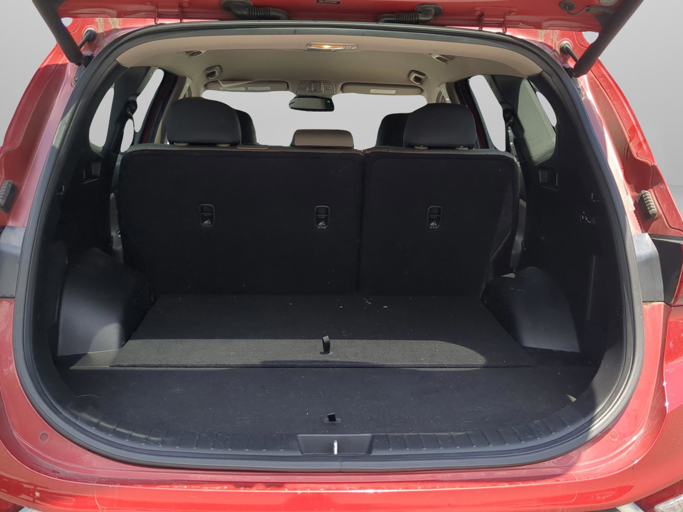 Used 2019 Hyundai Santa Fe SEL FWD image 25