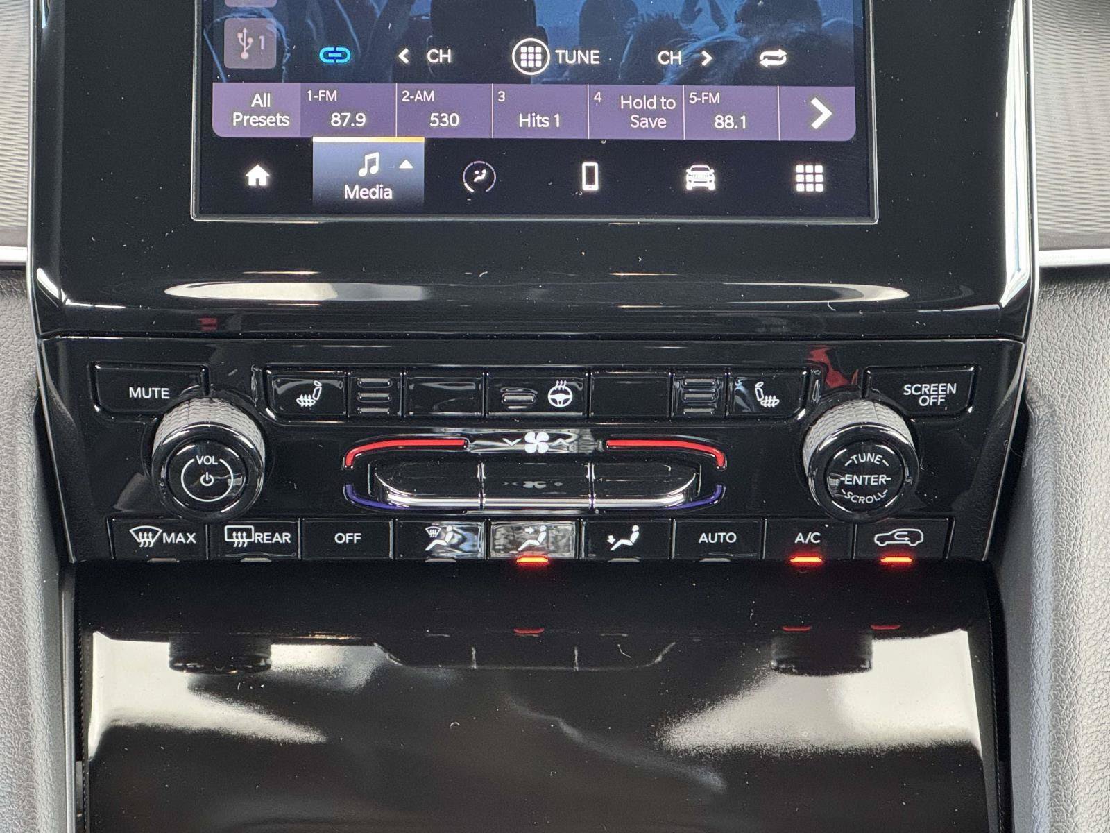 New 2025 Jeep Grand Cherokee L Laredo AWD/4WD image 5