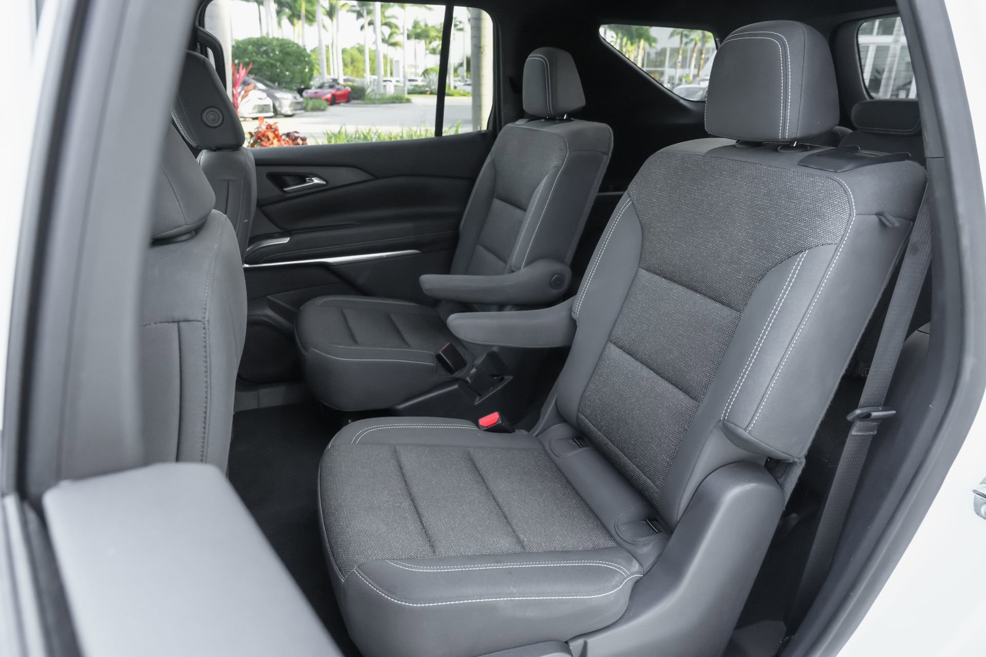 Used 2024 Chevrolet Traverse LT image 18