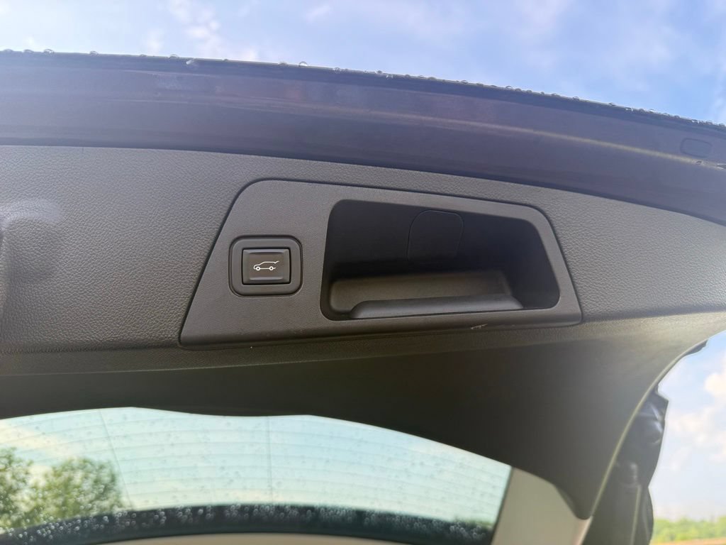 Used 2020 Buick Envision Essence FWD image 7