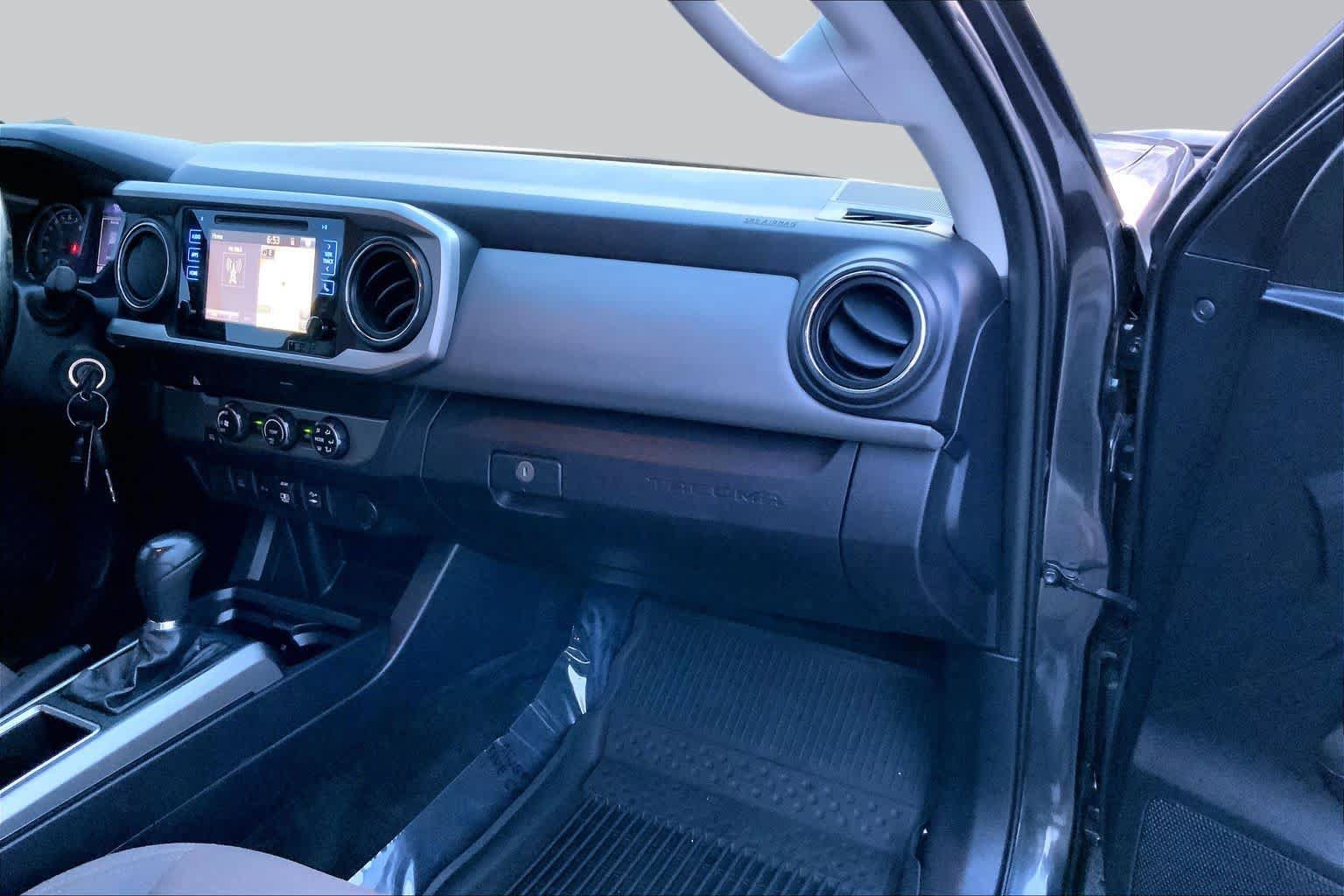 Used 2019 Toyota Tacoma SR5 RWD image 18
