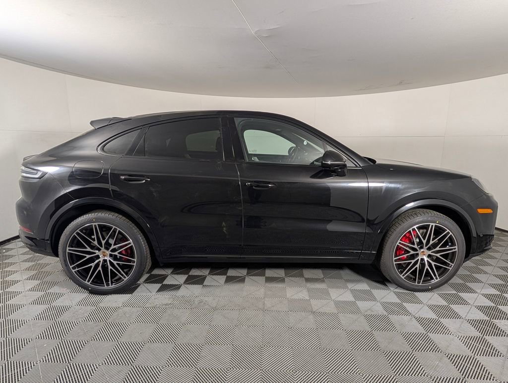 Certified 2025 Porsche Cayenne S image 8