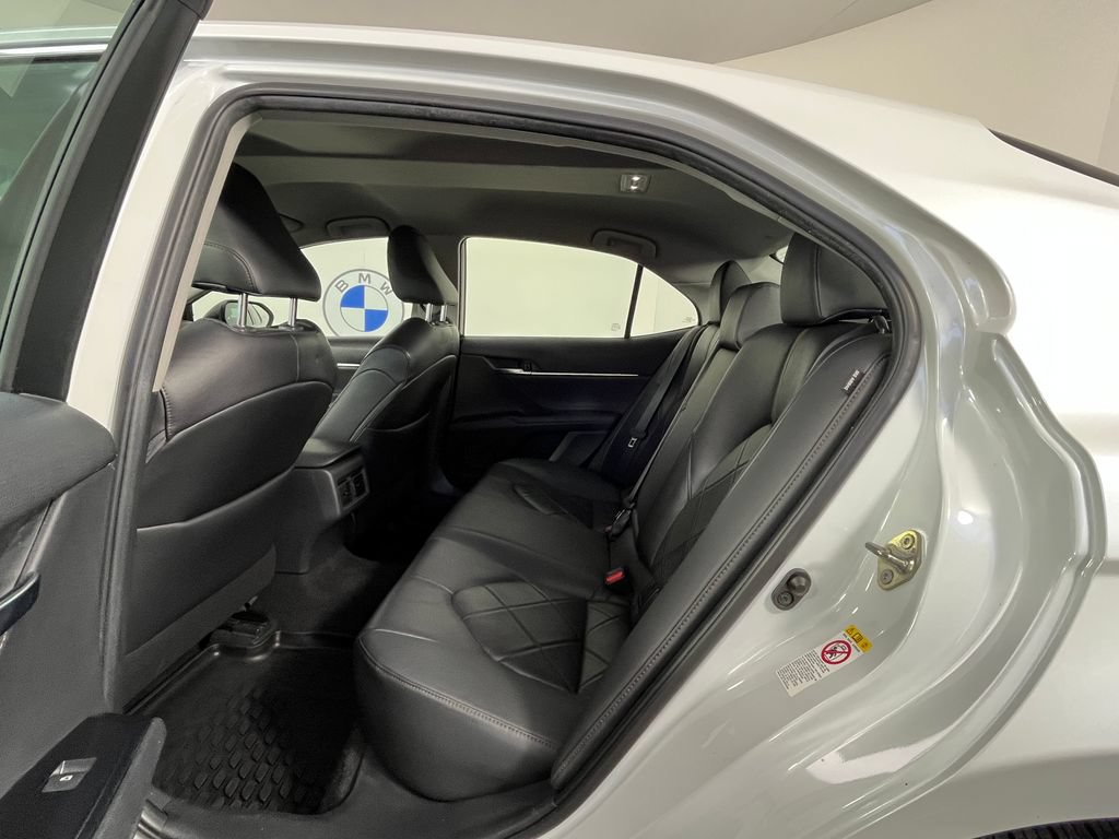 Used 2018 Toyota Camry XLE FWD image 18