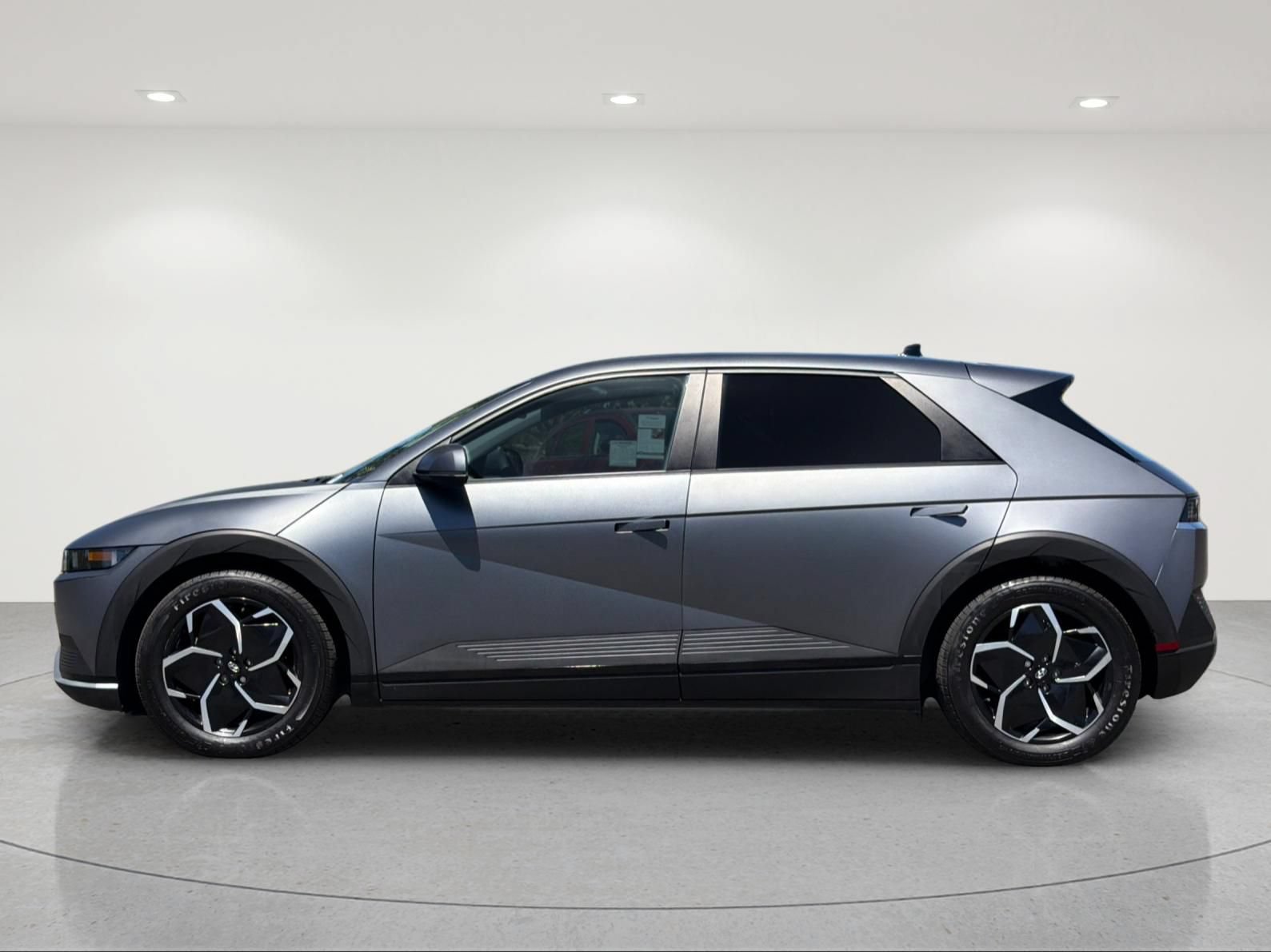 Used 2022 Hyundai Ioniq 5 SEL RWD image 2