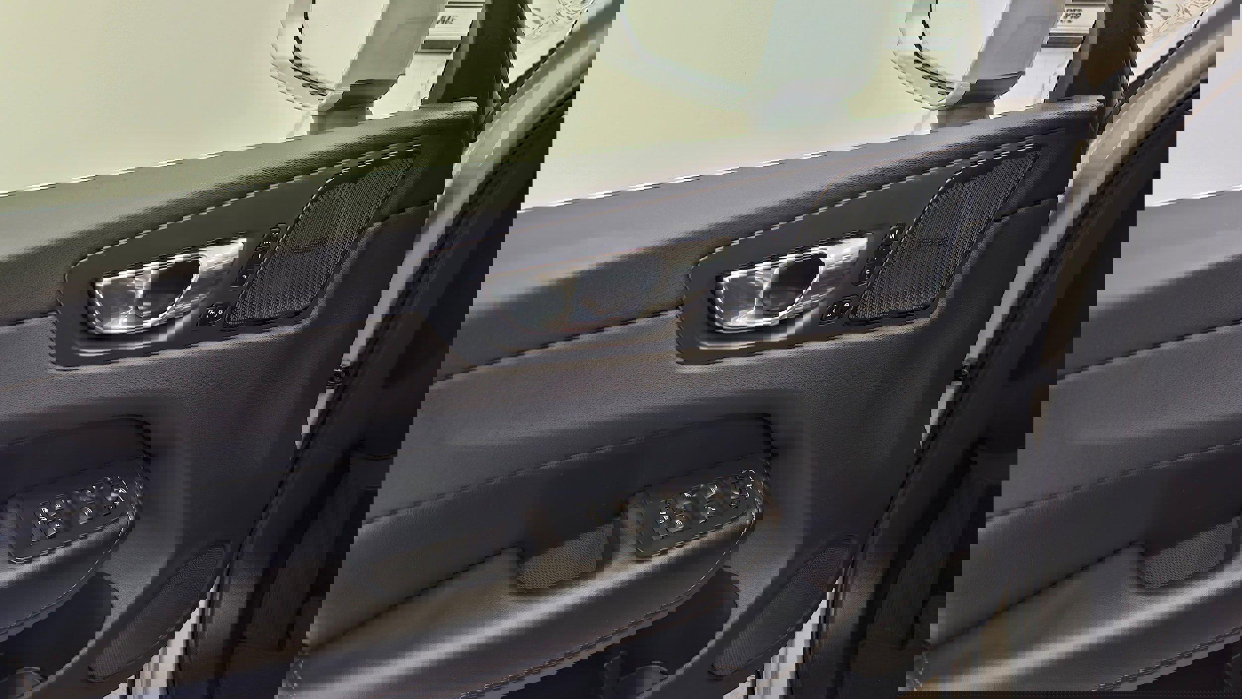 Certified 2022 Volvo XC60 B6 Inscription w/ Climate Package image 21