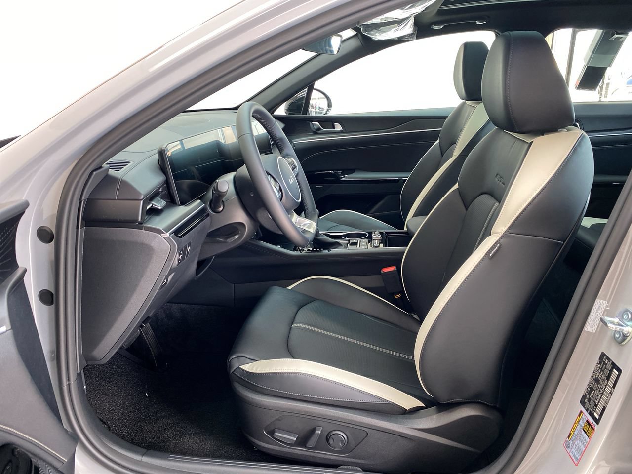 Used 2026 Kia K5 GT-Line w/ GT-Line Premium Package FWD image 16