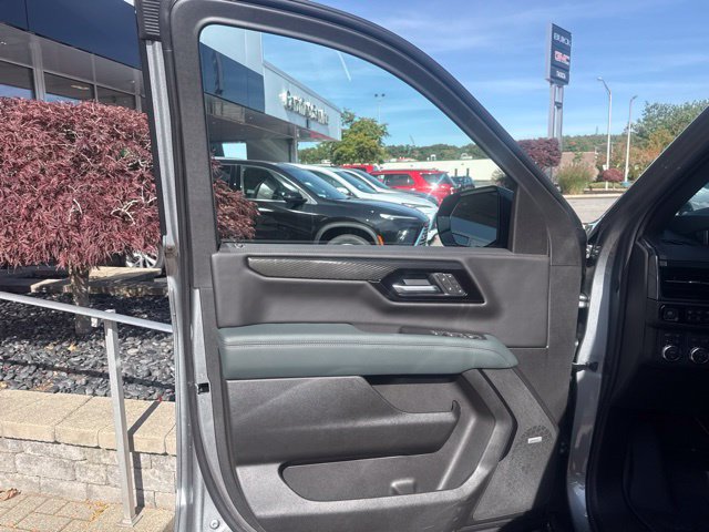 New 2027 GMC Yukon AT4 w/ AT4 Premium Plus Package AWD/4WD image 9