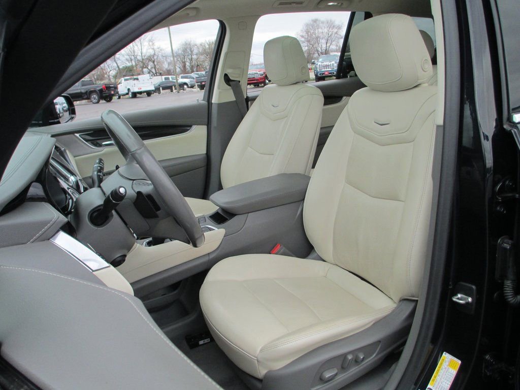 Used 2021 Cadillac XT6 Premium Luxury image 19