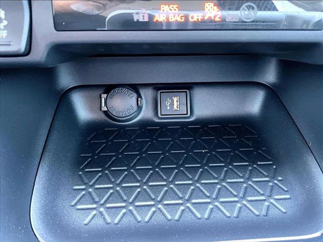 Used 2025 Toyota RAV4 XLE w/ Convenience Package FWD image 26