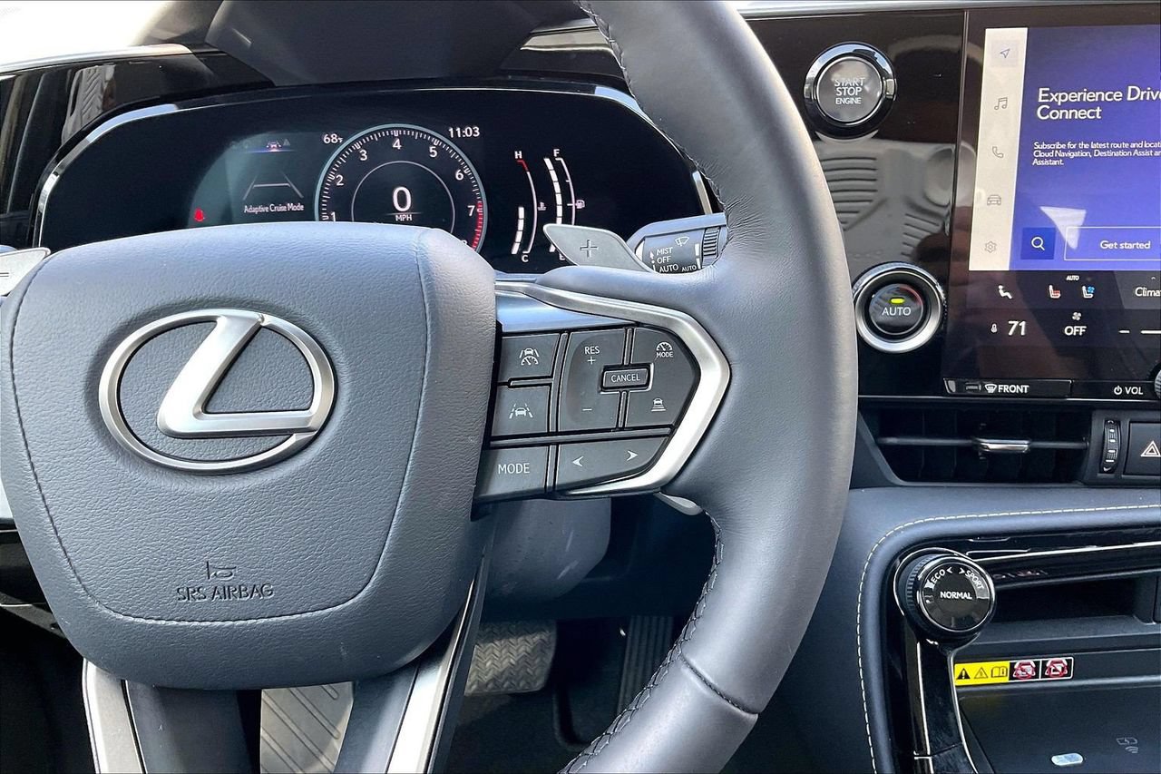 Used 2025 Lexus NX 250 FWD w/ Towing Package (2000 Lbs) image 31