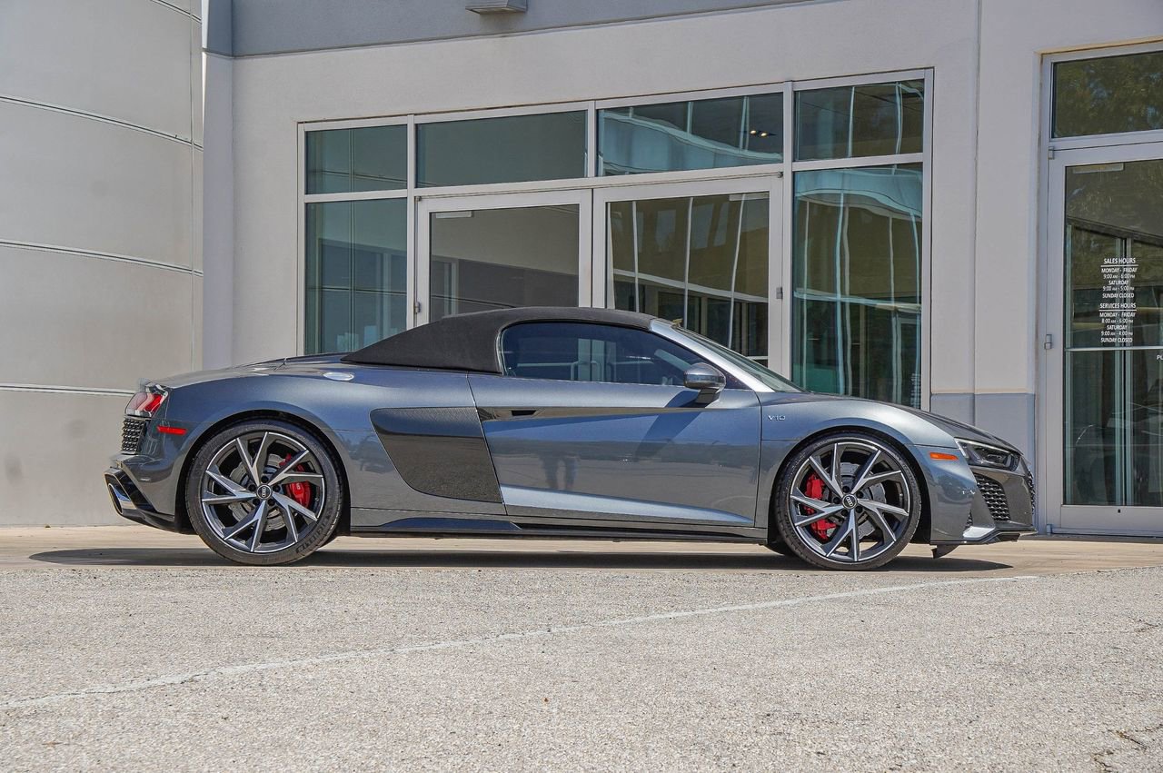 Used 2021 Audi R8 V10 w/ Premium Package image 9
