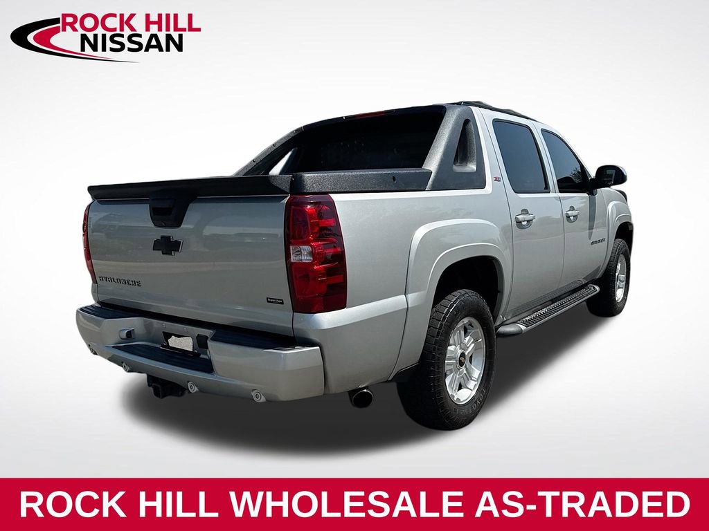 Used 2011 Chevrolet Avalanche LT AWD/4WD image 7